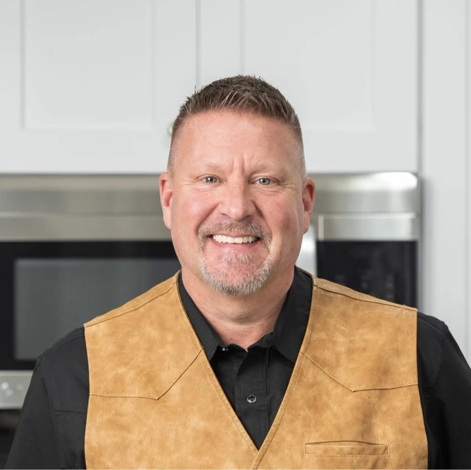 Kenny Dolgner - Lead Associate